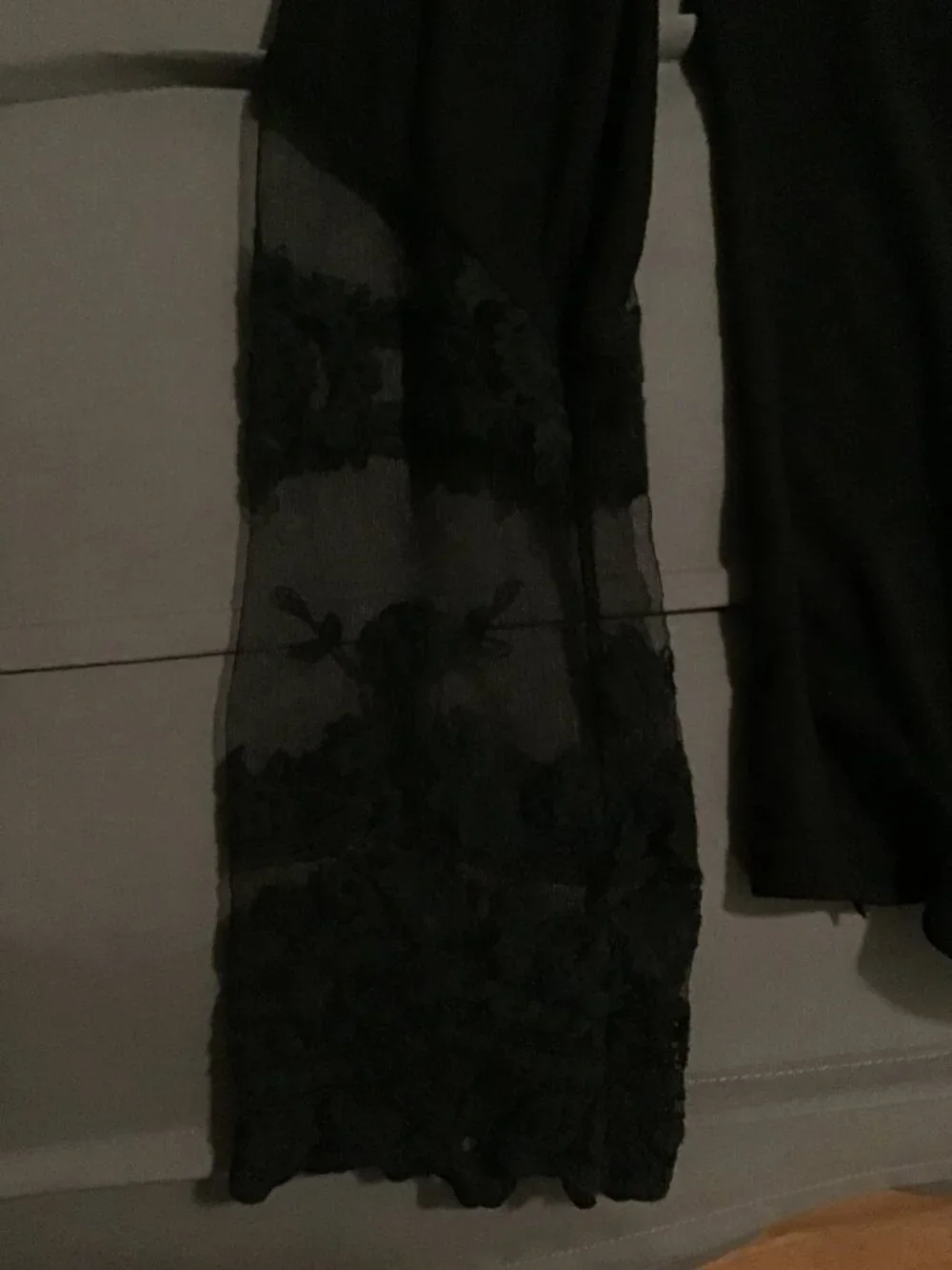 Women's XL Black Long Sleeve Lace Sleeve & Back Blouse